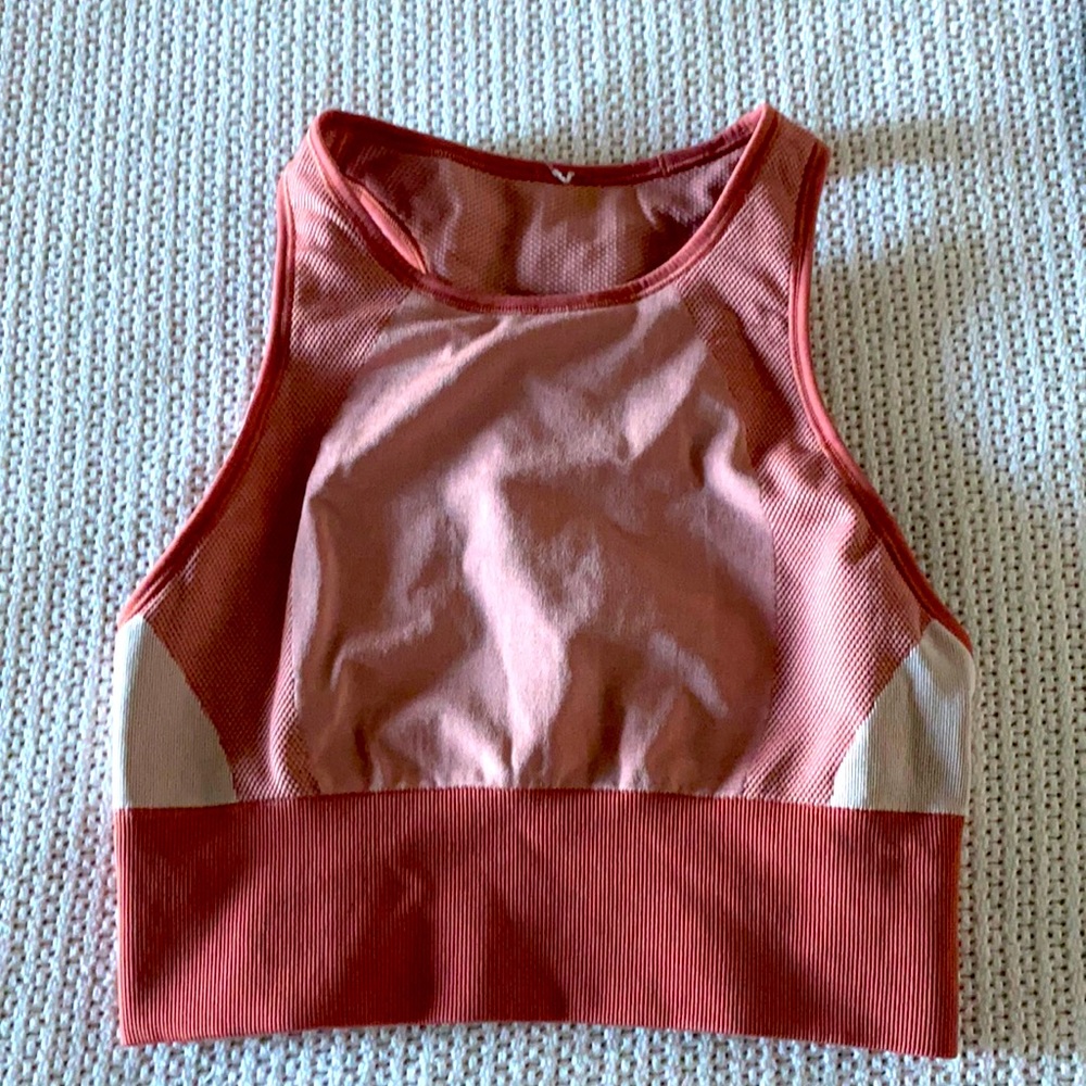 Lululemon pink sports bra